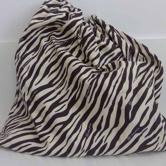 Linea Pelle Dylan Zip Shoulder Tote - Picture 7 of 12